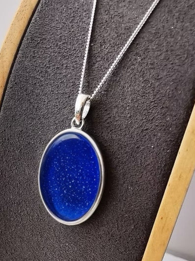 LARGE OVAL NECKLACE
